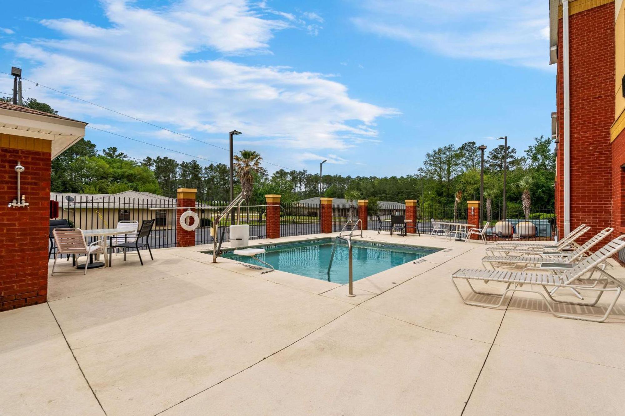 Comfort Inn & Suites Chipley I-10 Exterior foto